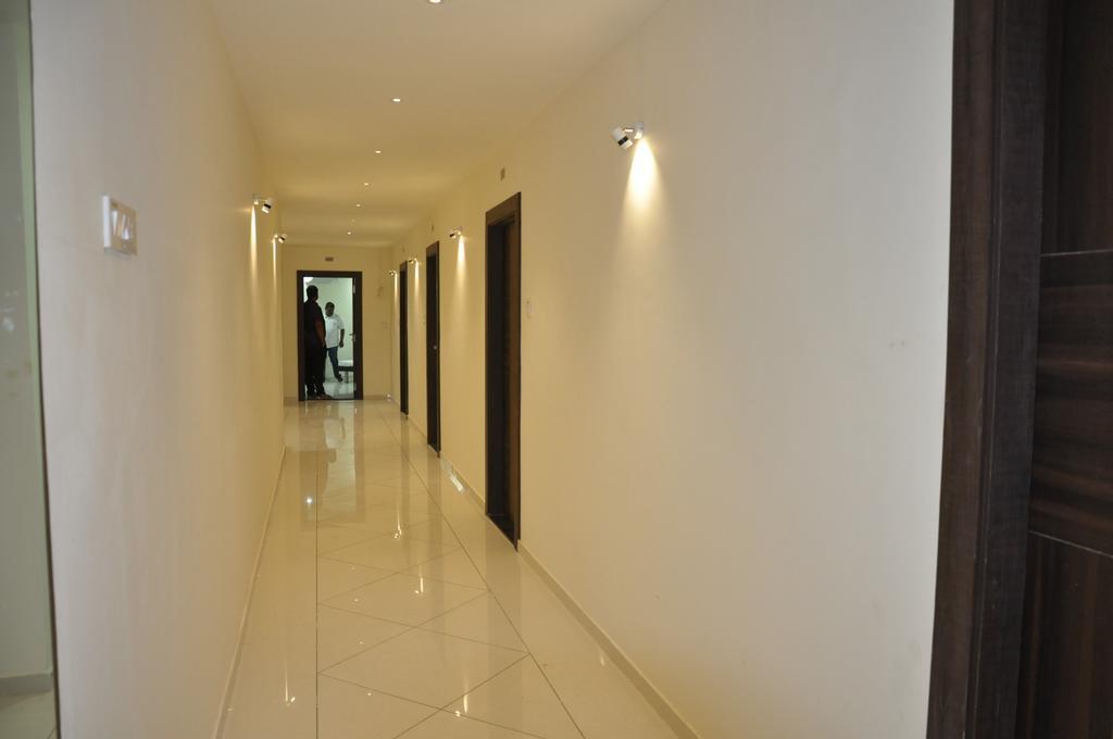 Shivdhara Hotel & Residence Rajkot Oda fotoğraf