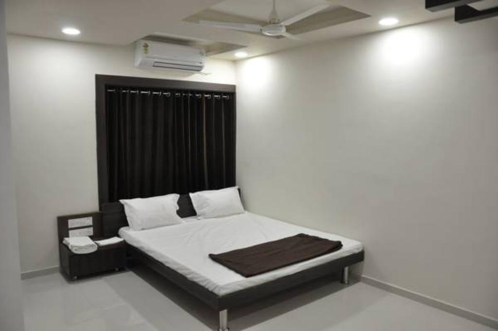 Shivdhara Hotel & Residence Rajkot Dış mekan fotoğraf